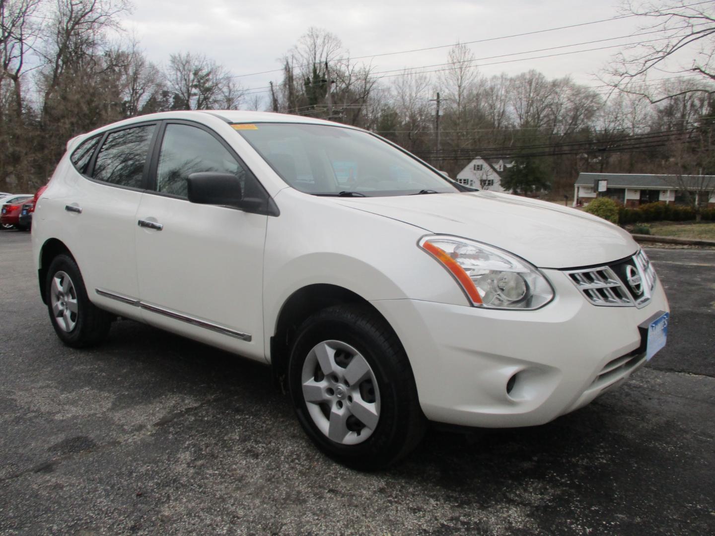 2013 WHITE Nissan Rogue S AWD (JN8AS5MV7DW) with an 2.5L L4 DOHC 16V engine, Continuously Variable Transmission transmission, located at 540a Delsea Drive, Sewell, NJ, 08080, (856) 589-6888, 39.752560, -75.111206 - Photo#9